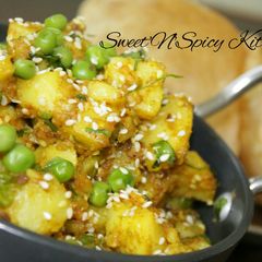 A picture of Til Matar Aalu #GreenPeasSnacks.