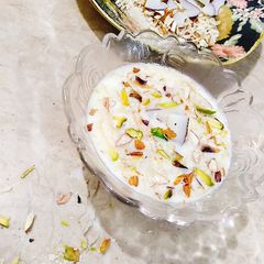 A picture of Sheer khurma.