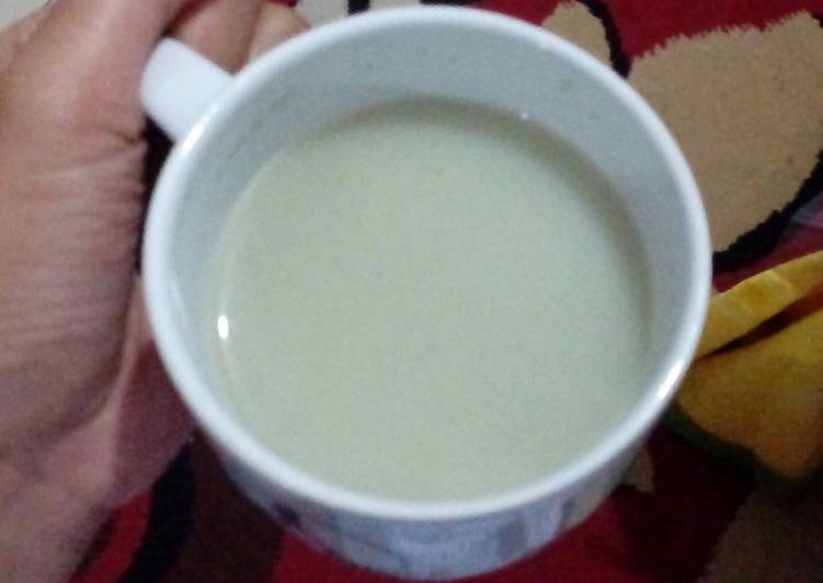 How to Prepare Favorite Simple Hot Matcha Latte