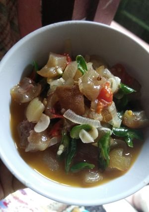 Foto resep Tumis Kuah Kikil Cabe Hijau