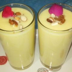 A picture of Mango shake.