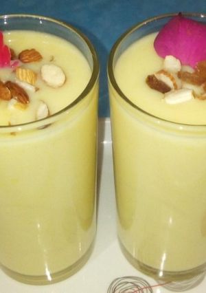 A picture of Mango shake.