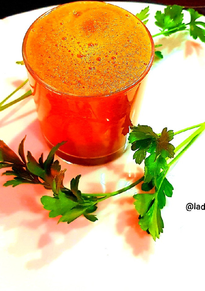 Una foto de 🍹🥕Zumo de zanahoria y perejil 🍹🥕