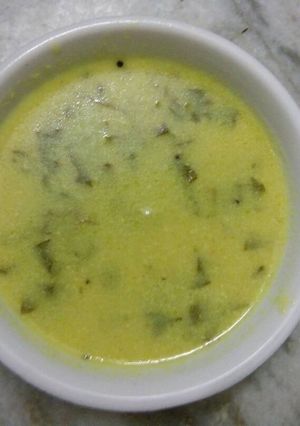 A picture of Spinach kadi.