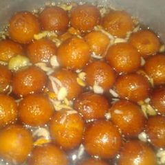 A picture of Paneer Gulab jamun.