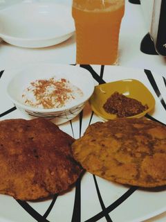 सिधाडे के आटे की पूरी रेसिपी मुख्य फोटो