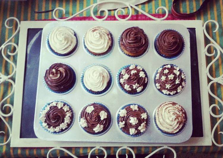 Vanilla Cupcakes, Whipped Cream Icing, Strawberry Filling