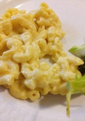 A picture of Easy mac and cheese!!.