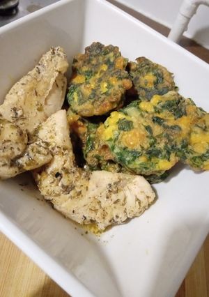Una foto de Fritos de acelga y choclo con pollo
