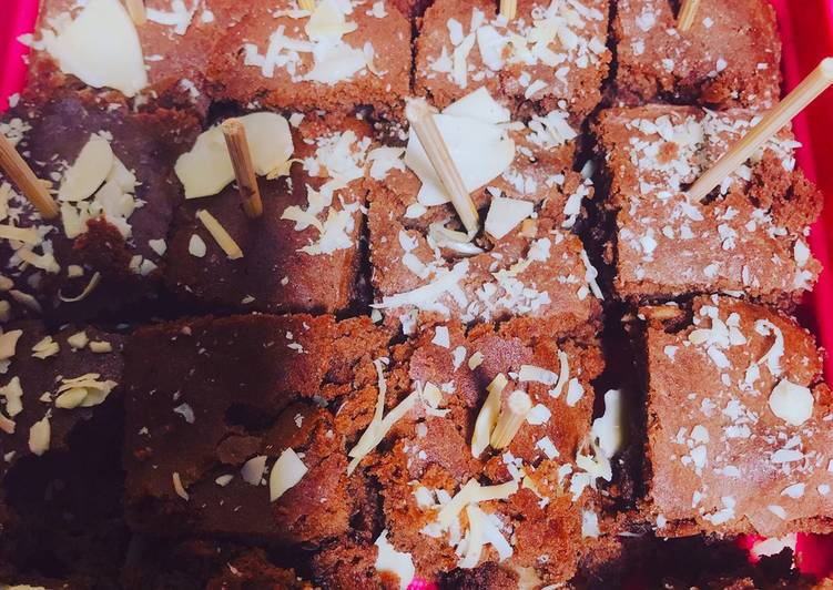 Brownies Cokelat Almond