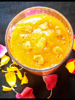 A picture of Papaya Nuts shake.