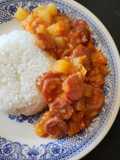 Longaniza en salsa de tomate con papas