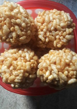 मुरमुरे के लड्डू (Murmure ke leddu recipe in hindi) रेसिपी मुख्य फोटो