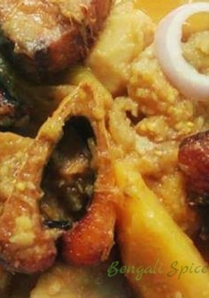 A picture of মুখী কচু দিয়ে ইলিশ মাছের ঝোল / Taro and Hilsha Fish Curry 💛💚♥.