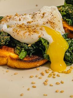 A picture of Sesame Poached Eggs.