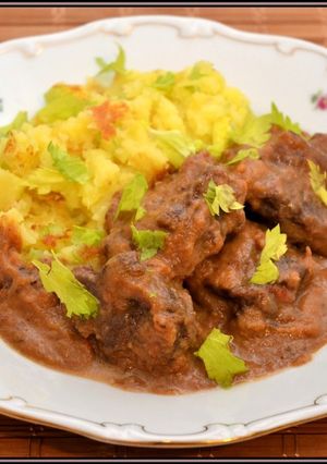 Marhapofa a sütőből, zelleres tört burgonyával recept fotója