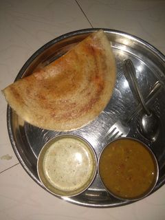 डोसा और चटनी (Dosa aur chutney recipe in hindi) रेसिपी मुख्य फोटो