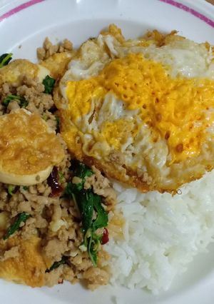 รูปของ ผัดกะเพราหมูสับเต้าหู้ไข่ #ฉบับเด็กหอ