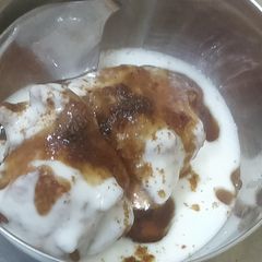 A picture of Dahi Vada.