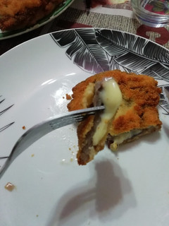 Una foto de Cachopo con cecina y queso Idiazábal