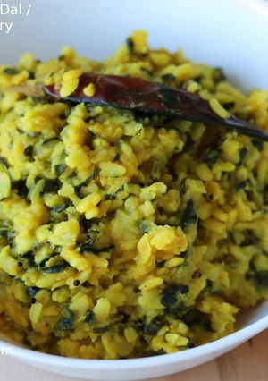 A picture of Sukhi Palak Moong Dal /Spinach Mung Dal Fry.