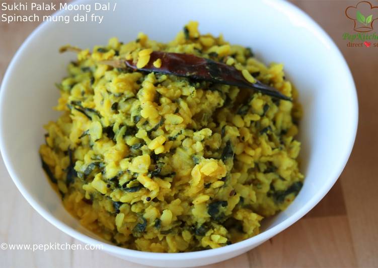 Recipe of Ultimate Sukhi Palak Moong Dal /Spinach Mung Dal Fry