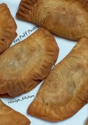 A picture of Veg Puff Pastry.