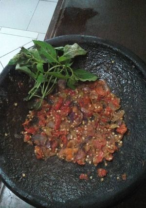 Foto resep Sambel mentah trasi bakar