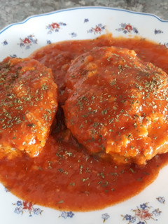 Una foto de Merluza en salsa de piquillos
