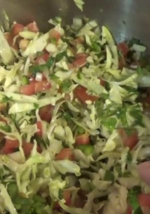 Una foto de Ensalada de Repollo para Acompanar El Mole