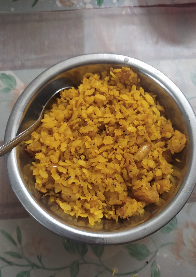 બટાકા પૌવા (Bataka Poha Recipe In Gujarati) રેસીપી મુખ્ય ફોટો
