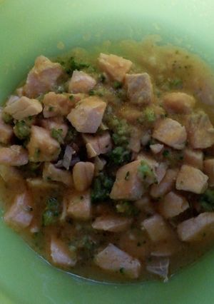 Foto resep MPASI 9M+ Tumis fillet salmon brokoli saus tomat