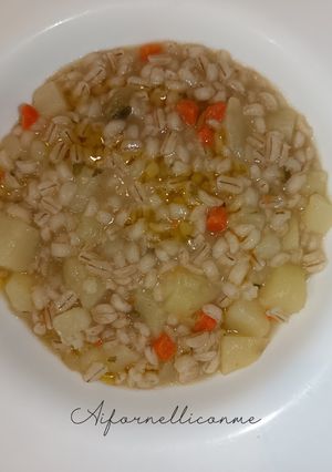Foto di Zuppa di orzo perlato e patate