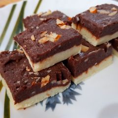 A picture of Chocolate Burfi.