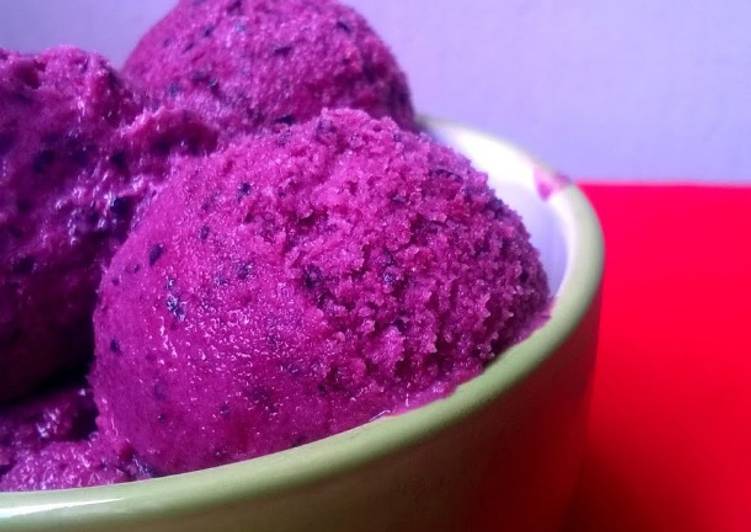 Recipe of Favorite Blueberry Frozen Yoghurt