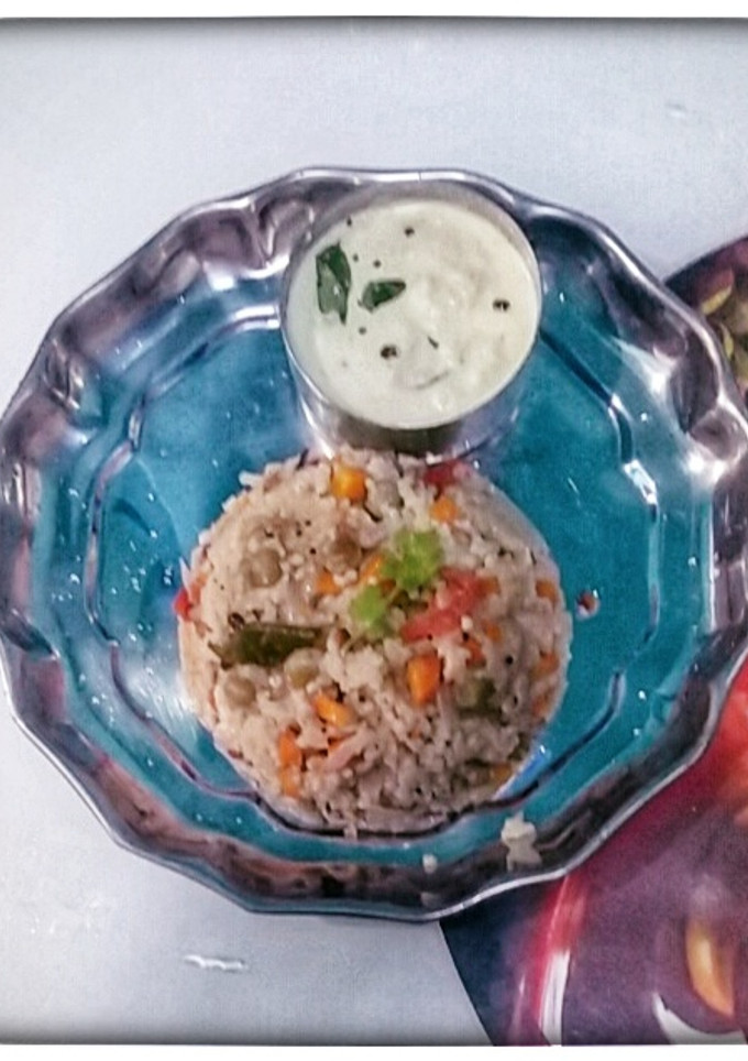 வரகு அரிசி கிச்சடி (Varaku arisi khichadi recipe in tamil) செய்முறை முக்கிய புகைப்படம்