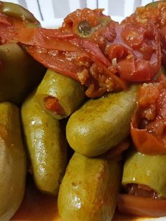 صورة لوصفة محشي كوسا وفلفل رومي 🥒🍃