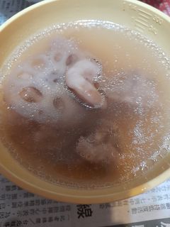 蓮藕菱角軟骨湯 的食譜成品照片