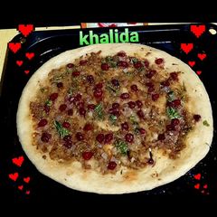 A picture of Turkish flat pide.