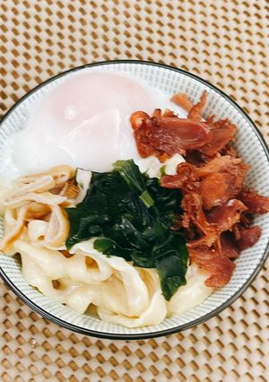 鴨賞溫泉蛋起司手打烏龍麵 的食譜成品照片