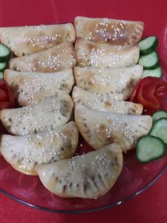 صورة لوصفة فطائر باللحمه والجبنه