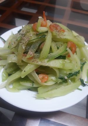 Hình của món Su su xào tôm khô.