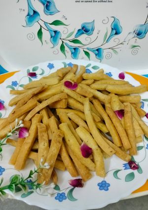 A picture of Crispy Semolina and All-Purpose Flour Shakkarpare.