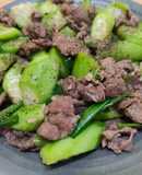 Mướp khía xào bò