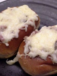 Una foto de Panecillos rellenos de champiñones