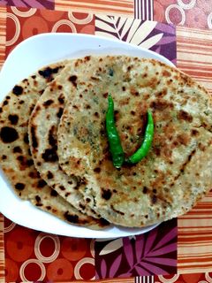 स्टफड मेथी पराठा (stuffed methi paratha recipe in Hindi) रेसिपी मुख्य फोटो