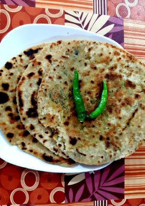 स्टफड मेथी पराठा (stuffed methi paratha recipe in Hindi) रेसिपी मुख्य फोटो