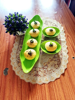 कप केक ढोकला (cupcake dhokla recipe in Hindi) रेसिपी मुख्य फोटो