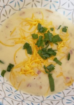A picture of Crockpot potato soup.