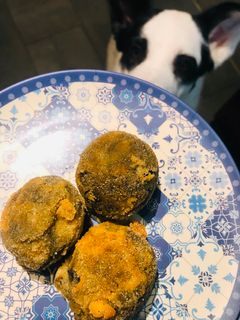 Una foto de Croquetas de calamares en su tinta súper cremosas